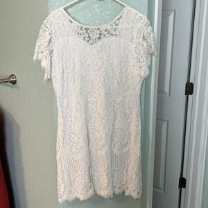 Adorable little white lace dress xl